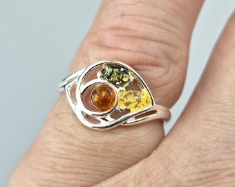 Bague en ambre de la Baltique multicolore fabriquée à la main : bijoux modernes en argent sterling 925