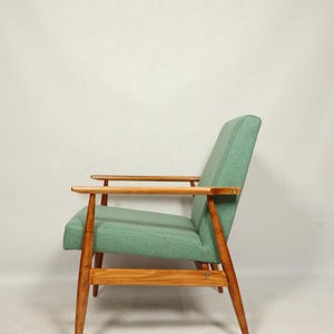 Fotel vintage z naturalnej wełny w kolorze eukaliptusa w stylu mid-century modern firmy H.Lis 300-190