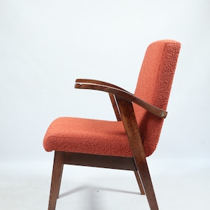 Fotel vintage pomarańczowy boucle Mitte Jahrhundert modernes Design 1970 odrestaurowany fotel do salonu