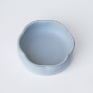 Flower-shaped trinket tray • Handmade ceramic bleu pâle - petit