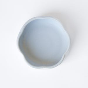 Flower-shaped trinket tray • Handmade ceramic image 1