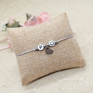 Pulsera de macramé personalizada de plata con colgante de corazón - pulsera de la amistad con letra