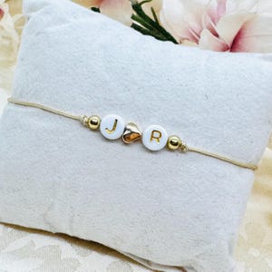 Pulsera de macramé personalizada con corazón de latón dorado - pulsera de la amistad con letras