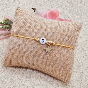 Pulsera de macramé de letras con colgante de estrella dorada - delicada pulsera de amistad inicial