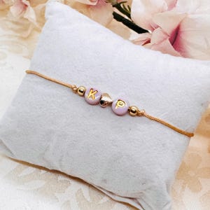 Pulsera de macramé personalizada rosa con corazón de latón dorado - pulsera de amistad con letras