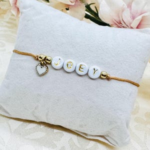 Pulsera Macrame personalizada con dije de corazón - Pulsera de amistad con letras - Pulsera con nombre