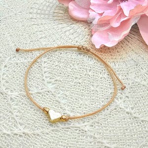 Dezentes Herz Armband  - zartes Makramee Freundschaftsarmband - Geschenk für Sie