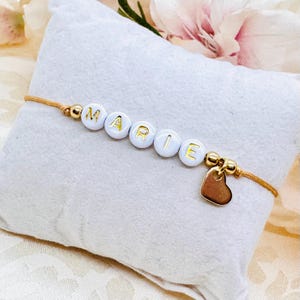 Pulsera Macrame personalizada con dije de corazón - Pulsera de amistad con letras - Pulsera con nombre