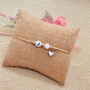 Personalisiertes Jade Edelstein Armband mit Herz Anhänger - zartes Buchstaben Freundschaftsarmband