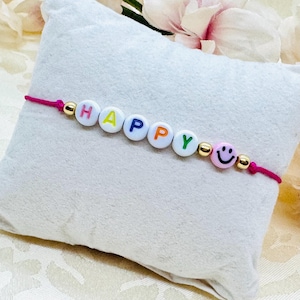 Pulsera de macramé personalizada colorida con rosa sonriente - pulsera de amistad con letras
