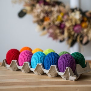 Lot de 10 œufs de Pâques avec des poules