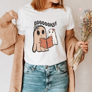 Ghost T-Shirt Books Halloween - Retro Ghost Shirt - Boho Clothing - Autumn Shirt - T-Shirt Reading - Cottagecore Style - Autumn Shirt