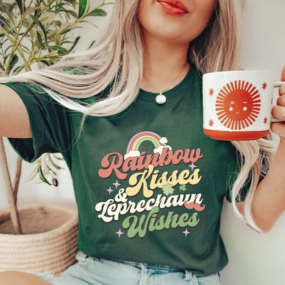 Tshirt St. Patricks Day - Rainbow Kisses & Leprechaun Wishes - Zitat St Patricks Day Shirt - Boho Kleidung Geschenk - Good Luck Shirt