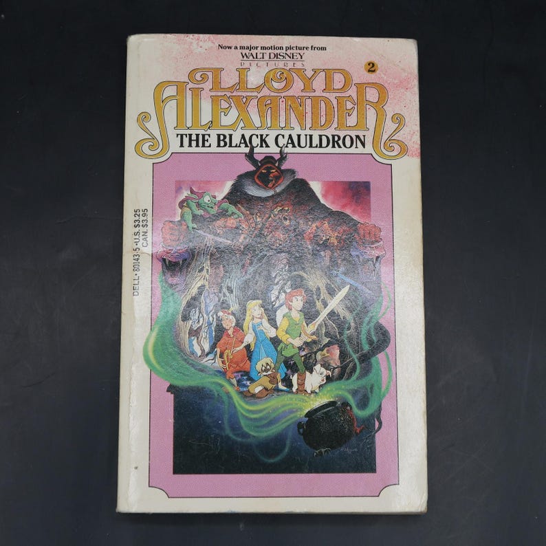 Black Cauldron di Lloyd Alexander, edizione legata al film Walt Disney del 1985, brossura vintage immagine 1