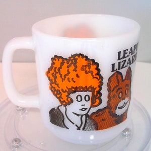 Vintage Orphan Annie Leapin' Lizards Milk Glass Coffee Mug 1975 Holiday Gift