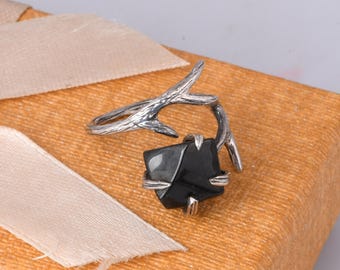 Precioso anillo de obsidiana negra 925 / Anillo de diseño en plata de ley / Anillo con gema de obsidiana negra en bruto / Regalo minimalista para la mejor amiga.