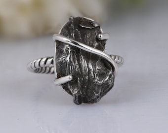 Raw Meteorite Twisted Band Ring, Meteorite Jewelry, Genuine Meteorite, Unique Meteorite Ring, 925 Sterling Silver Handmade Ring For Women.