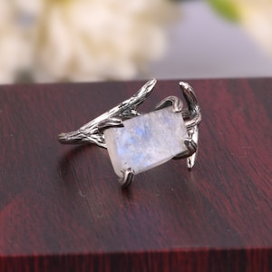 Natural Rainbow Moonstone Ring- Raw Gemstone Ring- 925 Sterling Silver Ring- Healing Crystal Raw Stone Ring- Handmade Ring For Engagement.