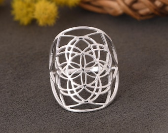 Anillo apilable Mandala de plata esterlina hecho a mano con la semilla de la vida.