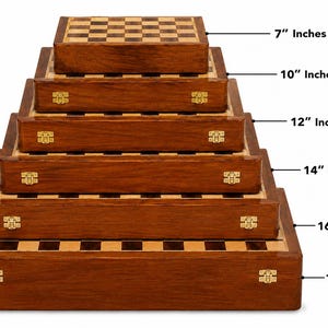 Personalisiertes Holzschachset mit Aufbewahrung, magnetisches faltbares Reiseschachbrett mit extra Königin, Geburtstagsgeschenk für Kinder, tragbares Schach. Bild 5