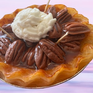 9 oz Southern Pecan Pie by CelebrationCandle/Dessert Candle/Looks Real//Decorate your kitchen/strong fragrance/5 inch pan