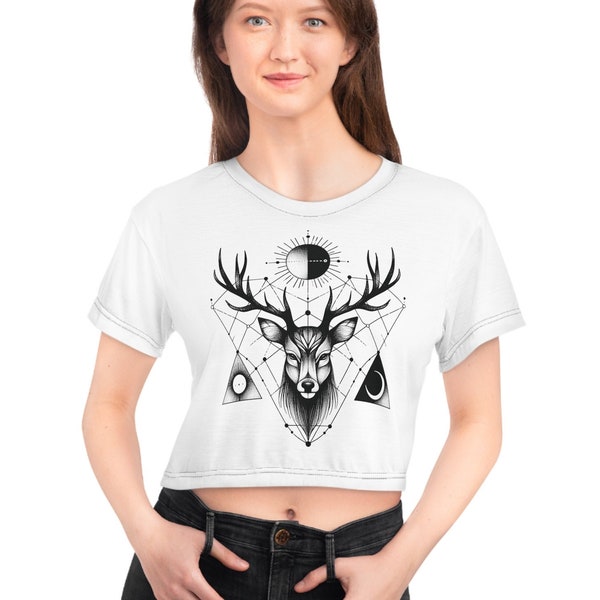 T-shirts crop top féminins : T-shirt avec cerfs stylisés, géométries et dualité solaire-lunaire - Symboles de force et d'harmonie