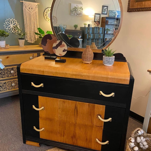 Art deco dresser