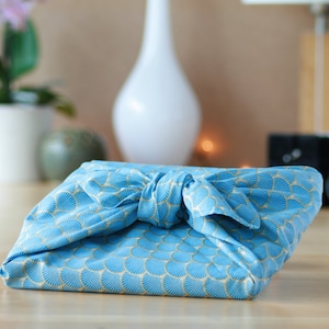 Furoshiki, cotone biologico, confezione regalo in tessuto, stoffa Furoshiki, donazioni sostenibili, borsa Furoshiki, stoffa regalo