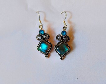 Handgefertigte Labradorit-Ohrringe: 925 Sterling Silber, Blue Flash Schmuck
