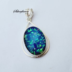 Ciondolo in opale australiano, ciondolo con pietra preziosa, argento sterling 925, ciondolo fatto a mano, gioiello unico, ciondolo da donna, regalo per lei.