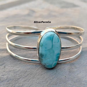 Natürlicher Larimar Armreif, 925 Sterling Silber Armreif, verstellbarer Armreif, handgemachter Armreif, Silberschmuck, Frauen Armreif, Geschenk für sie