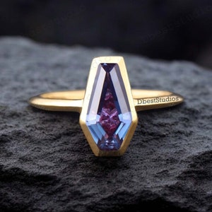 Coffin Cut Alexandrite Women's Ring Bezel Set Stacking Ring Solid Gold Bridal Jewelry Unique Solitaire Wedding Ring Promise Gift For Love