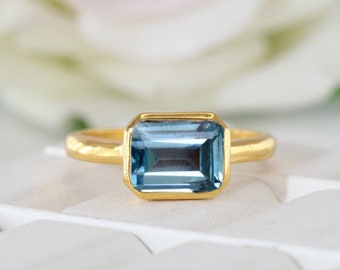 Anello solitario acquamarina blu, anello impilabile Art Déco, anello da sposa incastonato lunetta, gioielli in oro giallo solido, regalo di pietra portafortuna di marzo per lei