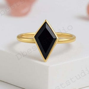 Kite Shaped Black Onyx Engagement Ring, Black Stone Ring For Her, Women Delicate Ring, Bridal Black Engagement Ring, Solid Gold Jewelry