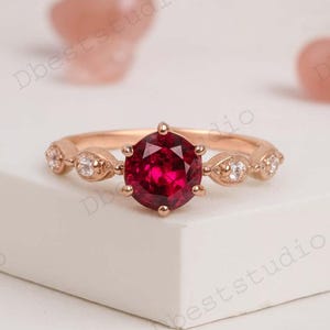 Vintage Ruby Engagement Ring Set,Unique Cluster Bridal Ring,Round Moissanite Ring,Rose Gold Birthstone Wedding Ring,Promise Anniversary Ring