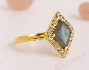 Kite Labradorite Engagement Ring, 18k Yellow Gold Women&#39;s Wedding Ring, Grey Gemstone Anniversary Gift, Bridal Statement Ring For Wife