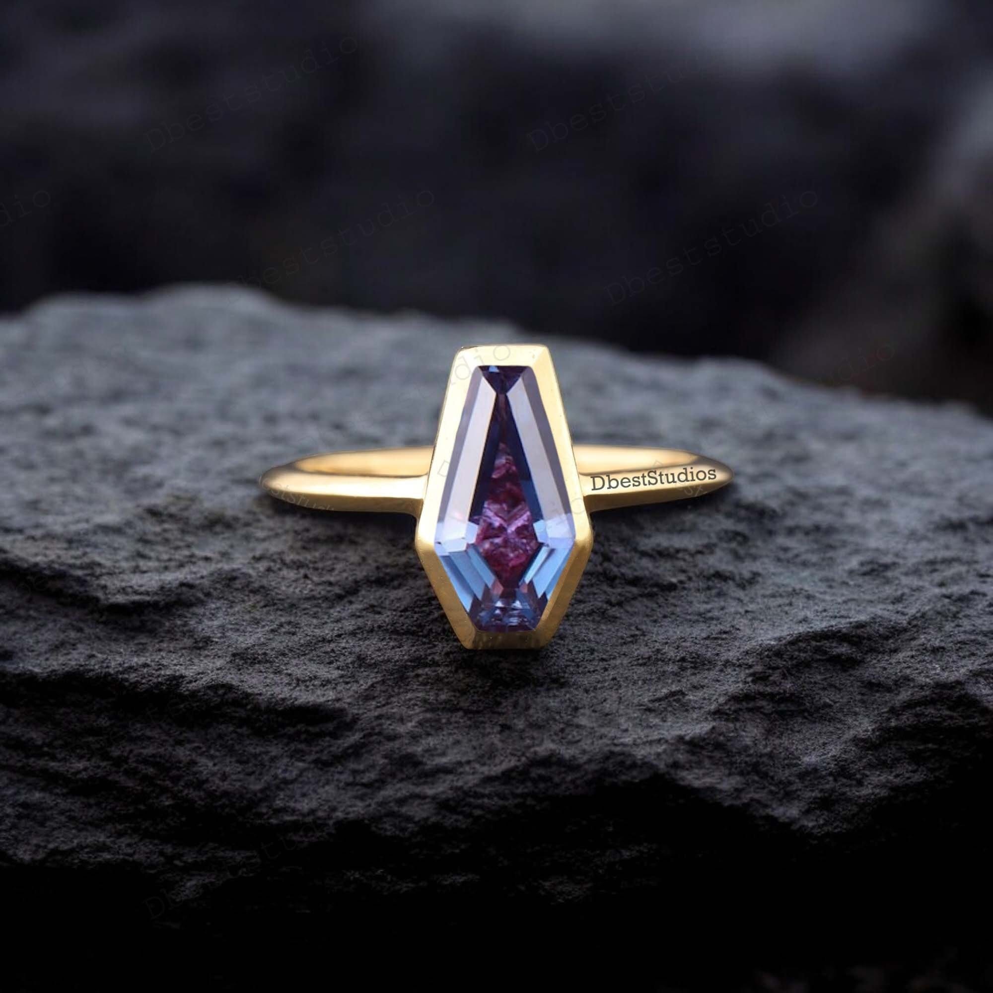 Coffin Cut Alexandrite Women's Ring Bezel Set Stacking Ring Solid Gold Bridal Jewelry Unique Solitaire Wedding Ring Promise Gift For Love
