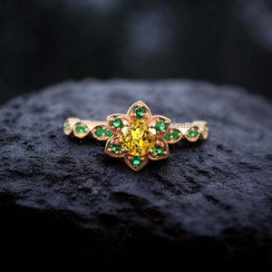 Elegant Citrine Floral Engagement Ring, Green Emerald Stacking Ring Art Deco Anniversary Gift Unique Design Promise Ring Yellow Gold Jewelry