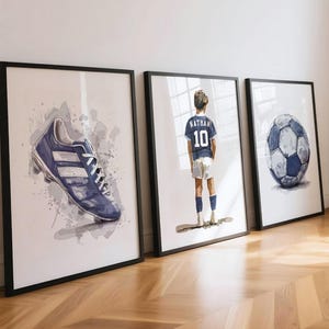 Personalisierter Fußballtrikot-Druck: Poster mit individuellem Namen und Nummer, Kinderzimmerdeko, Fußballgeschenk für Jungen, 3er-Set Sport-Wandbilder Navy