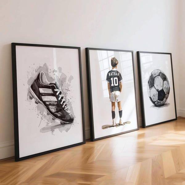 Impression personnalisée de maillot de football : affiche du nom et du numéro personnalisés, décoration de chambre d'enfants, cadeaux de football pour garçons, lot de 3 oeuvres d'art murales de sport
