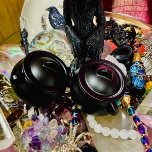 Witches Brew Crystal Confetti New( Cast Iron Mini Cauldrons)