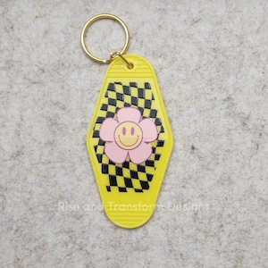 Smiley Flower Motel Keychain | Smiley Flowers | Black and White Checkered | Black and White Checkered Motel Keychain | Flowers and Checkered