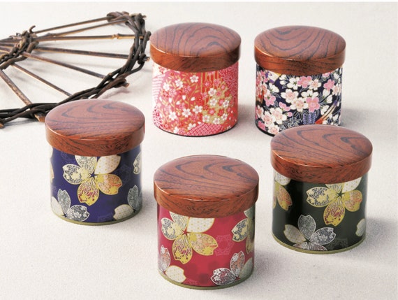 Japanese Red Metal Washi Paper Tea Caddy, Airtight Tea Tin Canister for Loose Leaf, Made in Japan Tea Storage Jar, Gift for Tea Lover