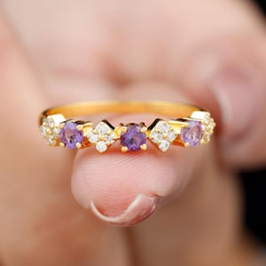 Delicate  Natural Amethyst Gemstones Wedding Band Solid Gold 14K Stacking Ring Dainty Feb Birthstone Amethyst Wedding Band Women Jewelry