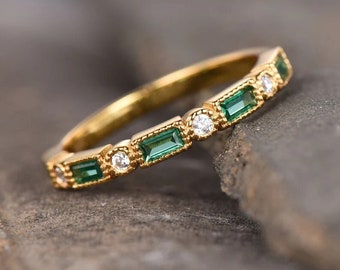 Emerald Wedding Band, Half Eternity Band, 14k Gouden Band, Stapelen Matching Band, Belofte Ring, Verjaardagscadeau voor haar