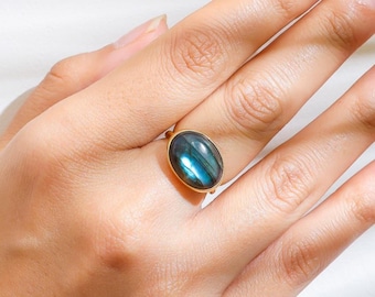 Rainbow Labradorite Ring, Oval Gemstone, Natural Stone Ring, 14k Gold Ring, Handmade Jewelry, Handmade, February Birthstone, Gift For Her