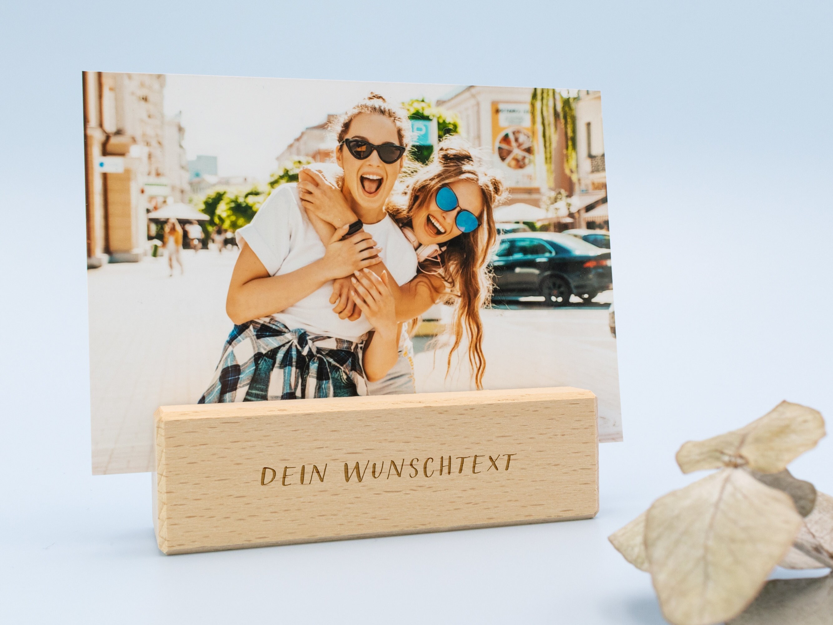 Fotohalter, Kartenhalter aus Holz mit individuellem Wunschtext – Persönliche Geschenkidee zum Geburtstag, Jahrestag, Umzug, als Dankeschön