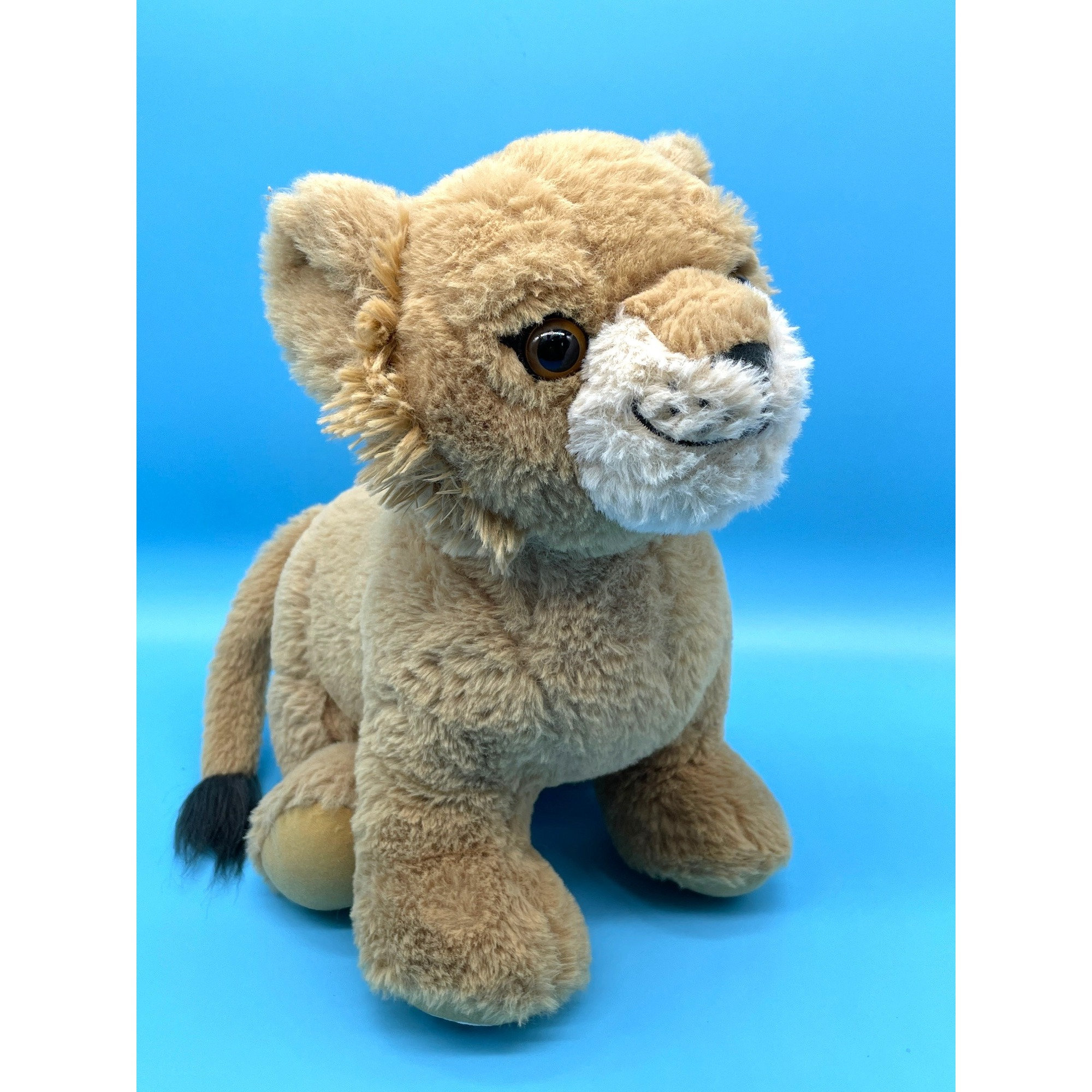 wild republic lion cub