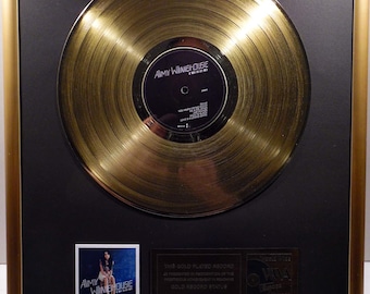 Collage con Amy Winehouse - Back to Black disco de oro