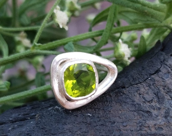 Boucles D'oreilles Créoles En Argent Sterling 925 Avec Péridot Naturel - Pierre Verte 6mm Coussin - Fait Main En Inde
